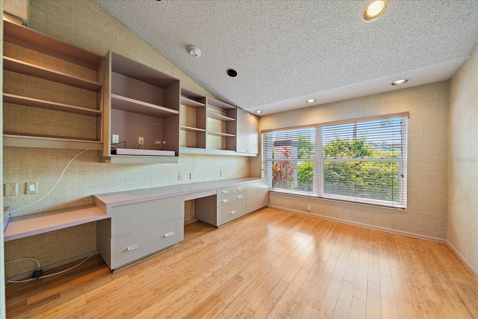 COUNTRY CLUB OF SARASOTA THE - Residential