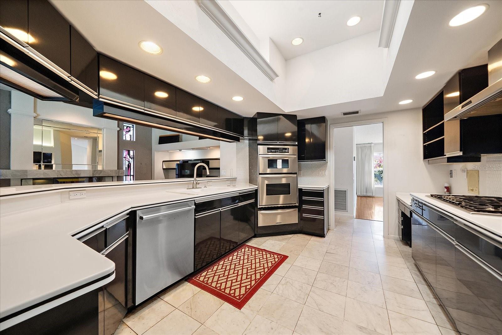 COUNTRY CLUB OF SARASOTA THE - Residential