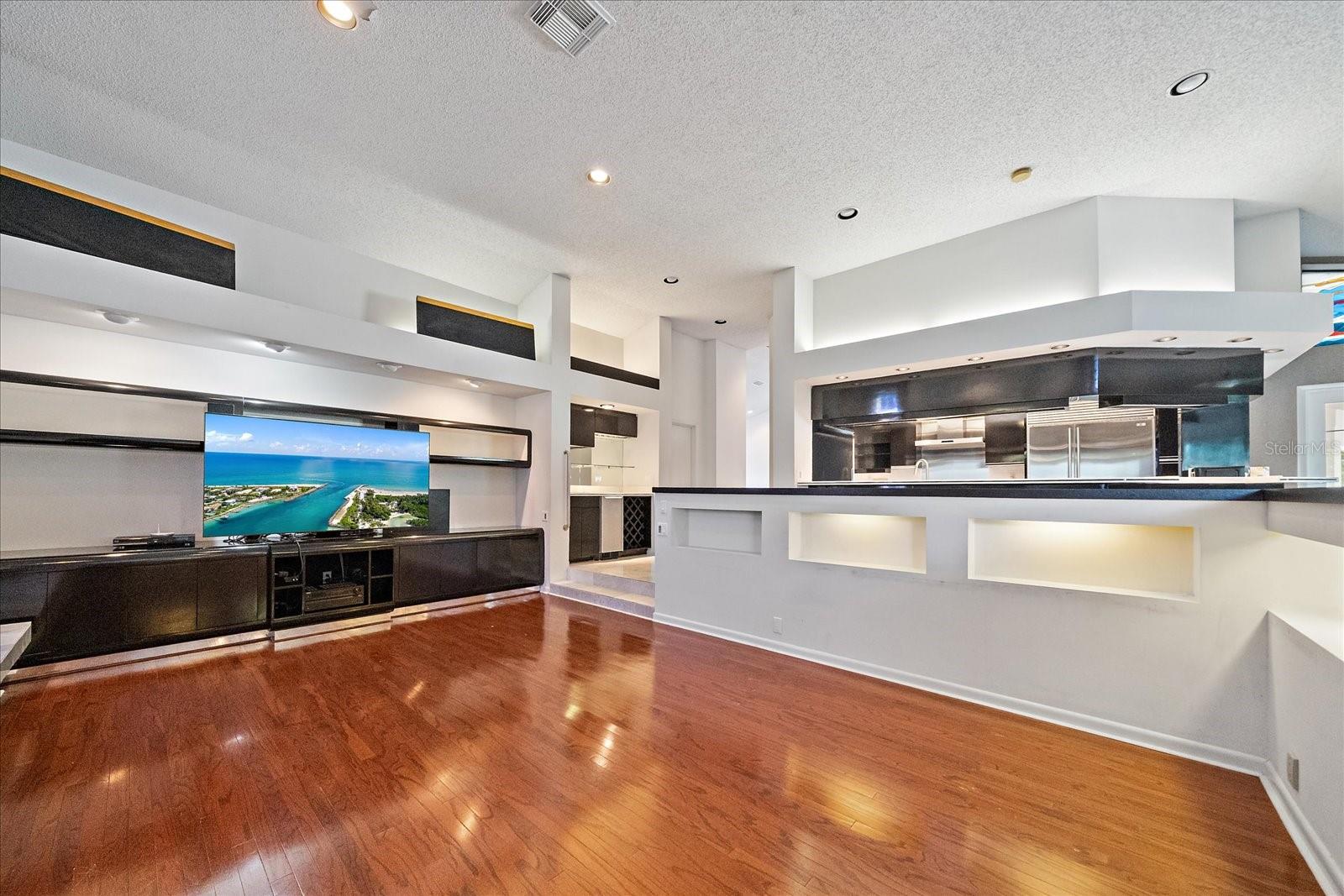 COUNTRY CLUB OF SARASOTA THE - Residential