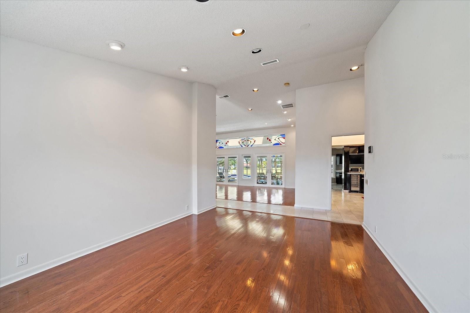 COUNTRY CLUB OF SARASOTA THE - Residential