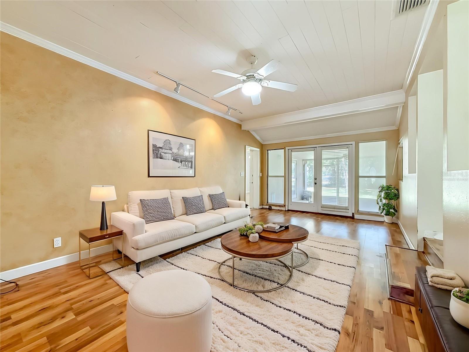 1003 W OUTBOUND PLACE