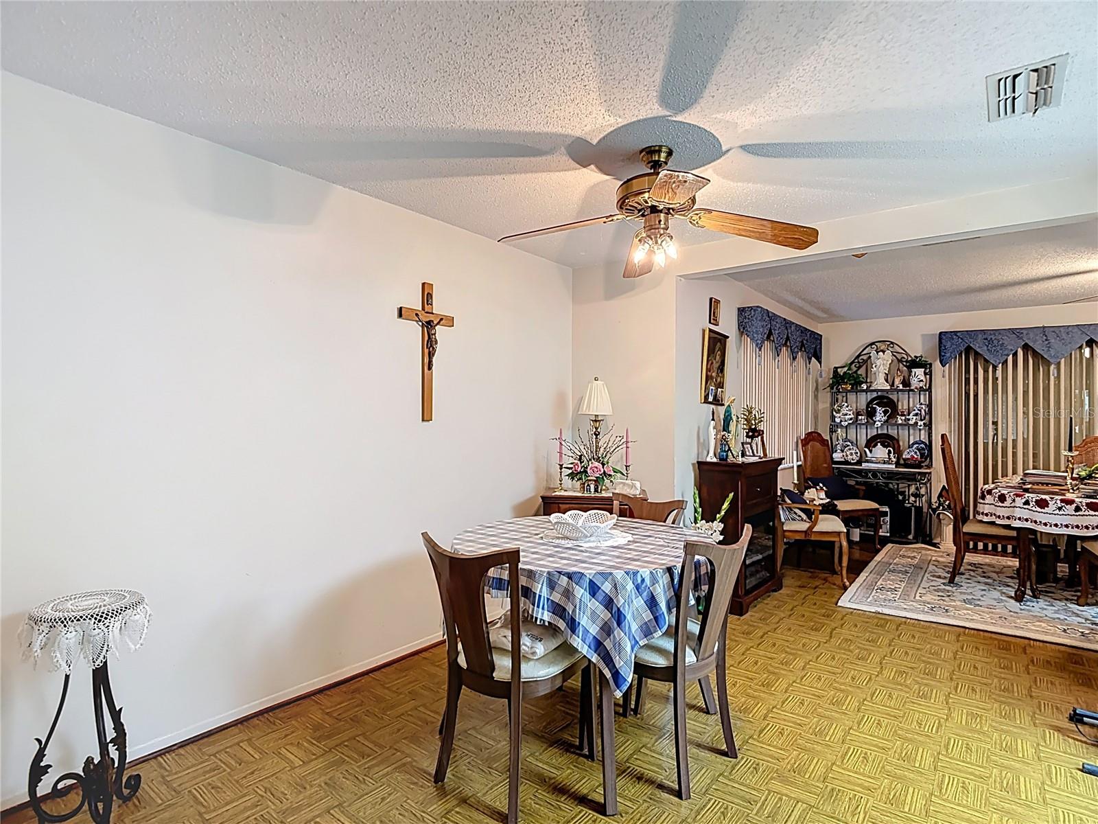 LAKEWOOD VILLAS - Residential