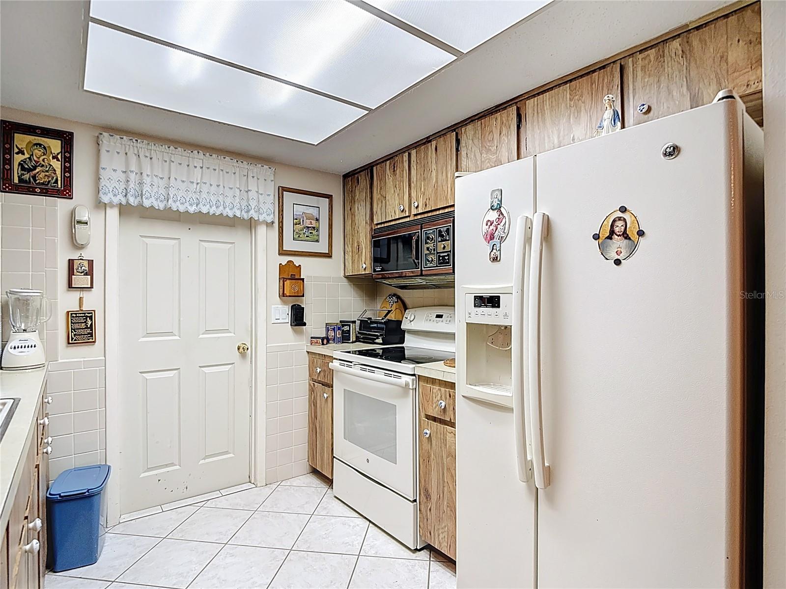 LAKEWOOD VILLAS - Residential