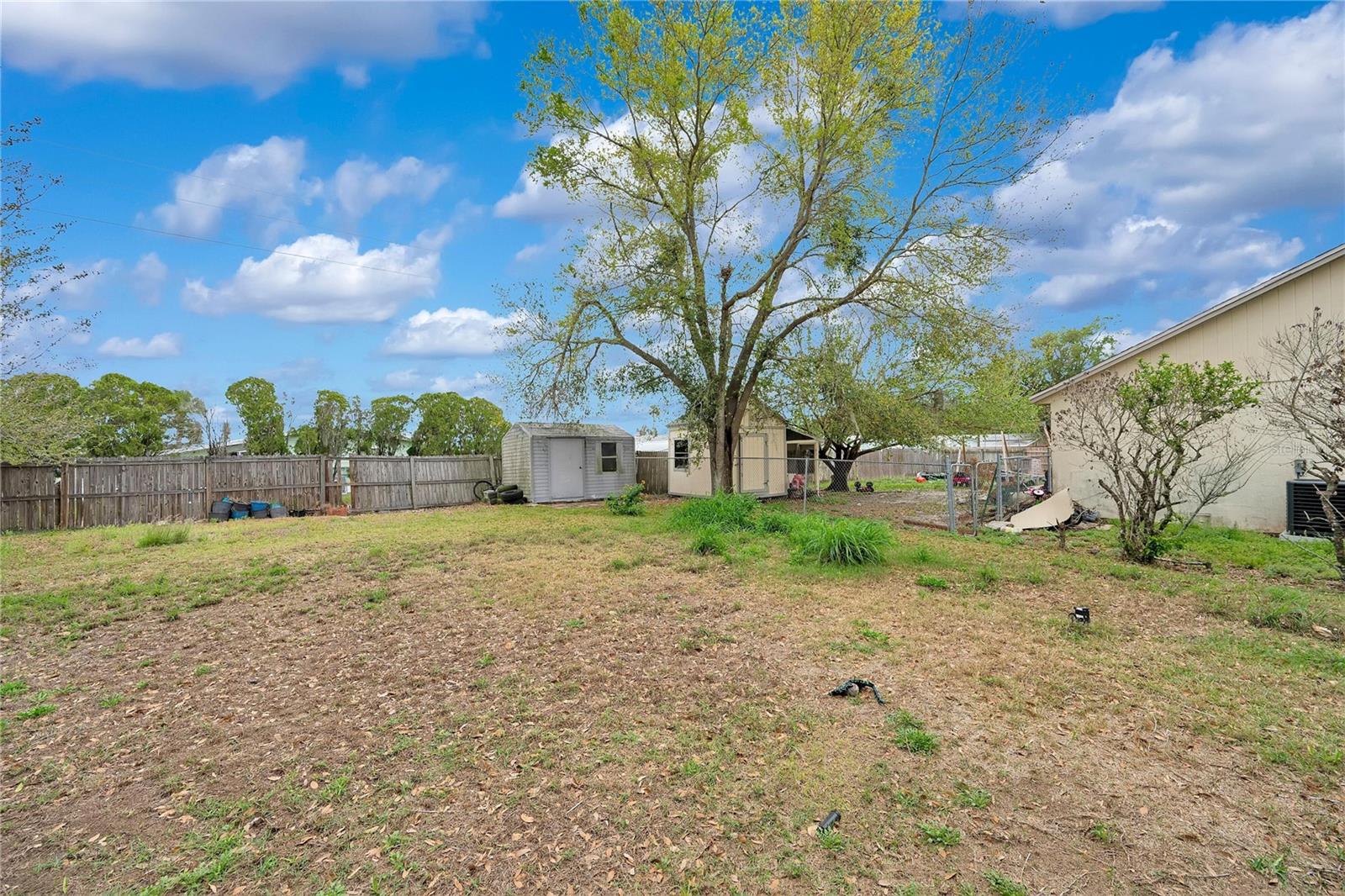 LITTLE LAKE ESTATES - Residential