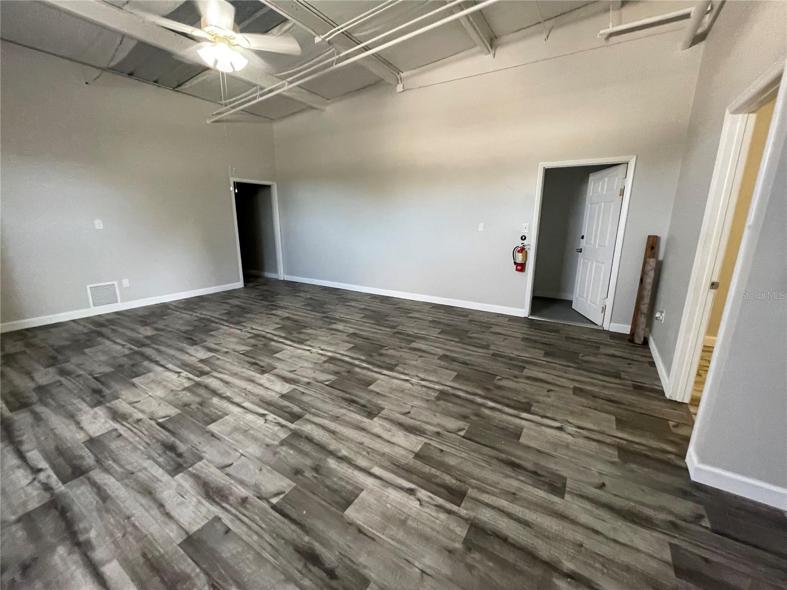 LEESBURG - Commercial Lease