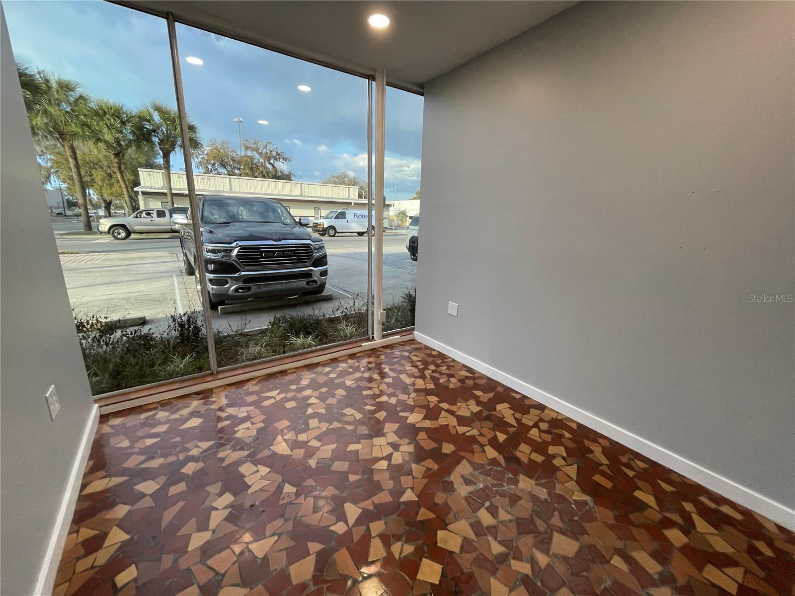 LEESBURG - Commercial Lease