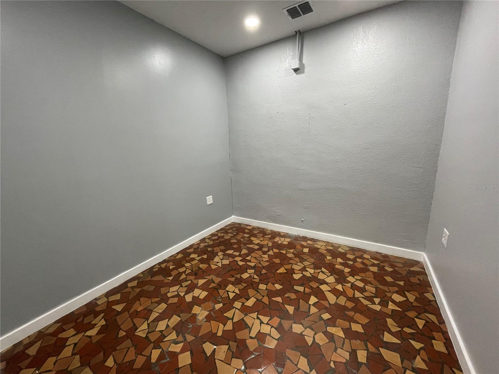 LEESBURG - Commercial Lease