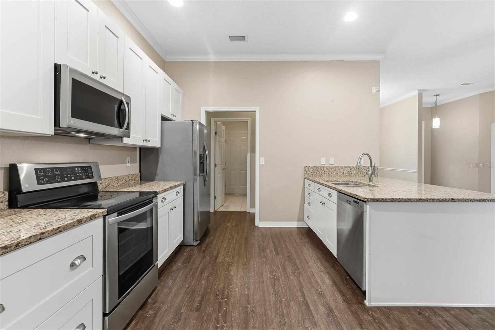 MENTONE CLUSTER PH 8 - Residential