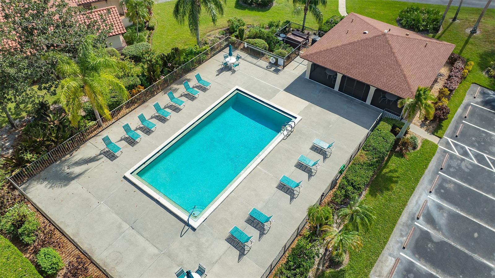 GOLF POINTE AT PALM-AIRE CC SEC III - Residential