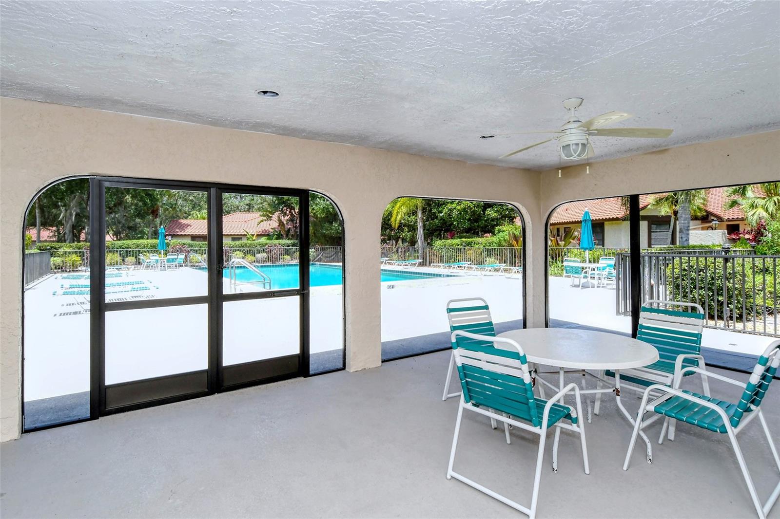 GOLF POINTE AT PALM-AIRE CC SEC III - Residential