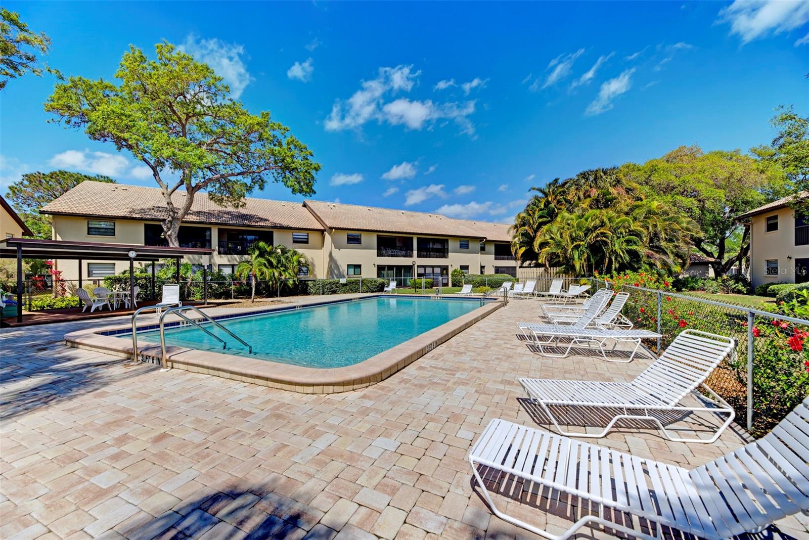 MISSION LAKES - Residential