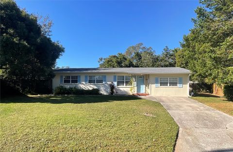 A home in LAKELAND