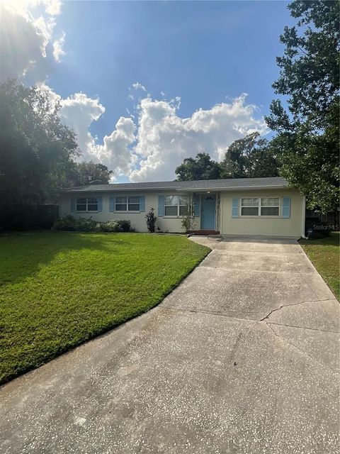 A home in LAKELAND