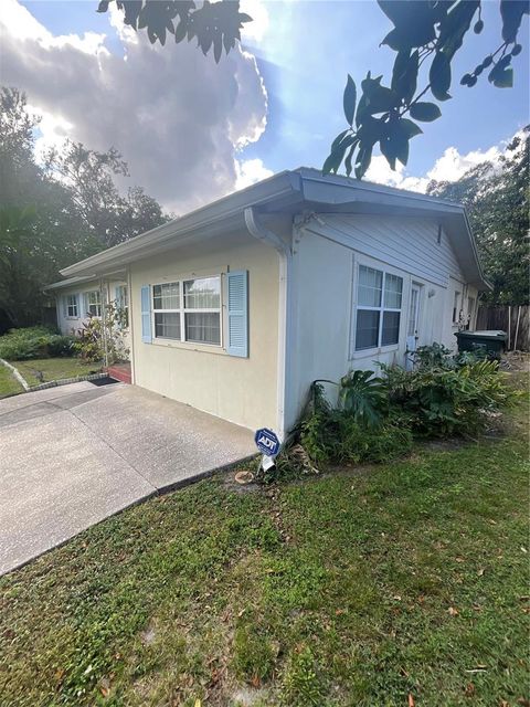 A home in LAKELAND