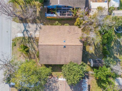 A home in SOUTH DAYTONA