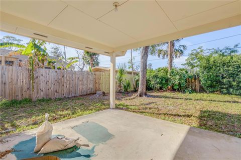 A home in SOUTH DAYTONA