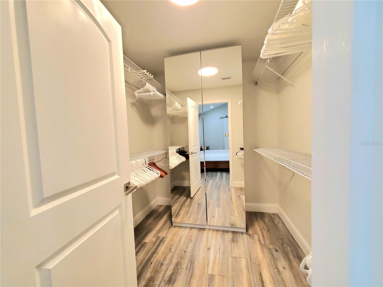 HIDDEN BEACH - Residential Lease