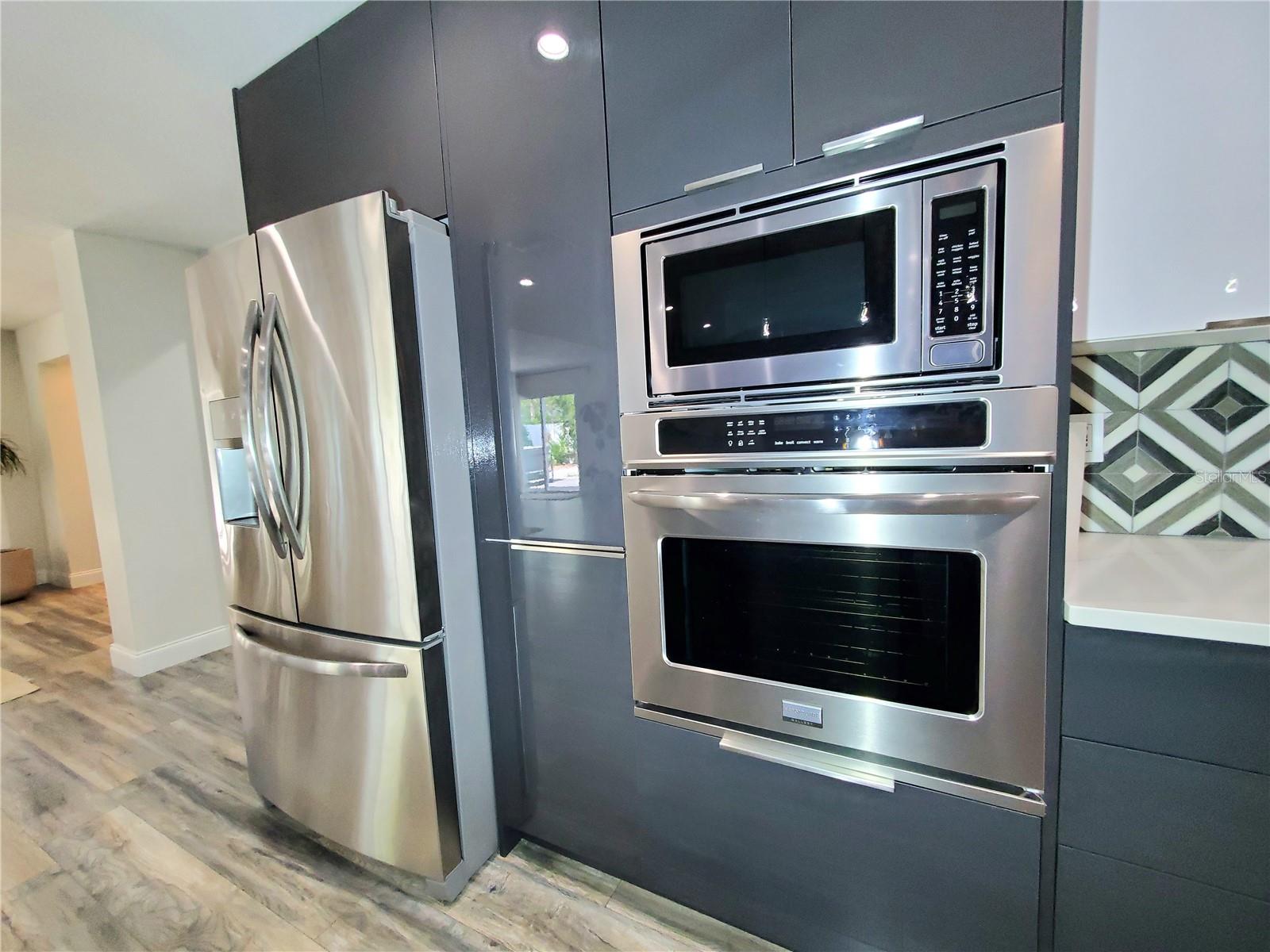 HIDDEN BEACH - Residential Lease