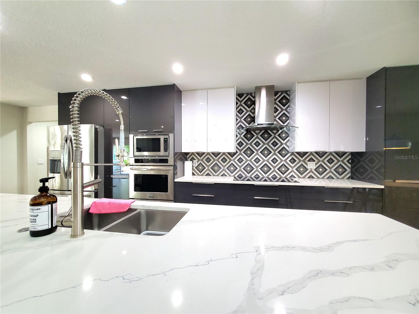 HIDDEN BEACH - Residential Lease