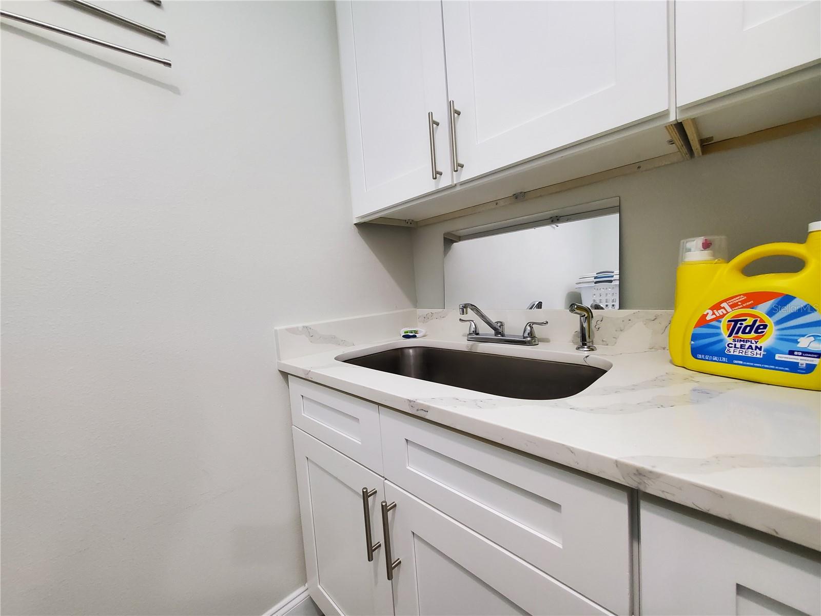 HIDDEN BEACH - Residential Lease