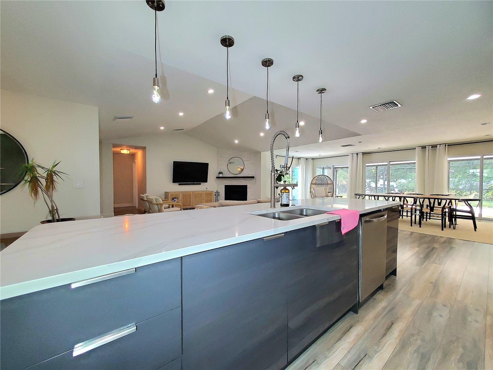 HIDDEN BEACH - Residential Lease