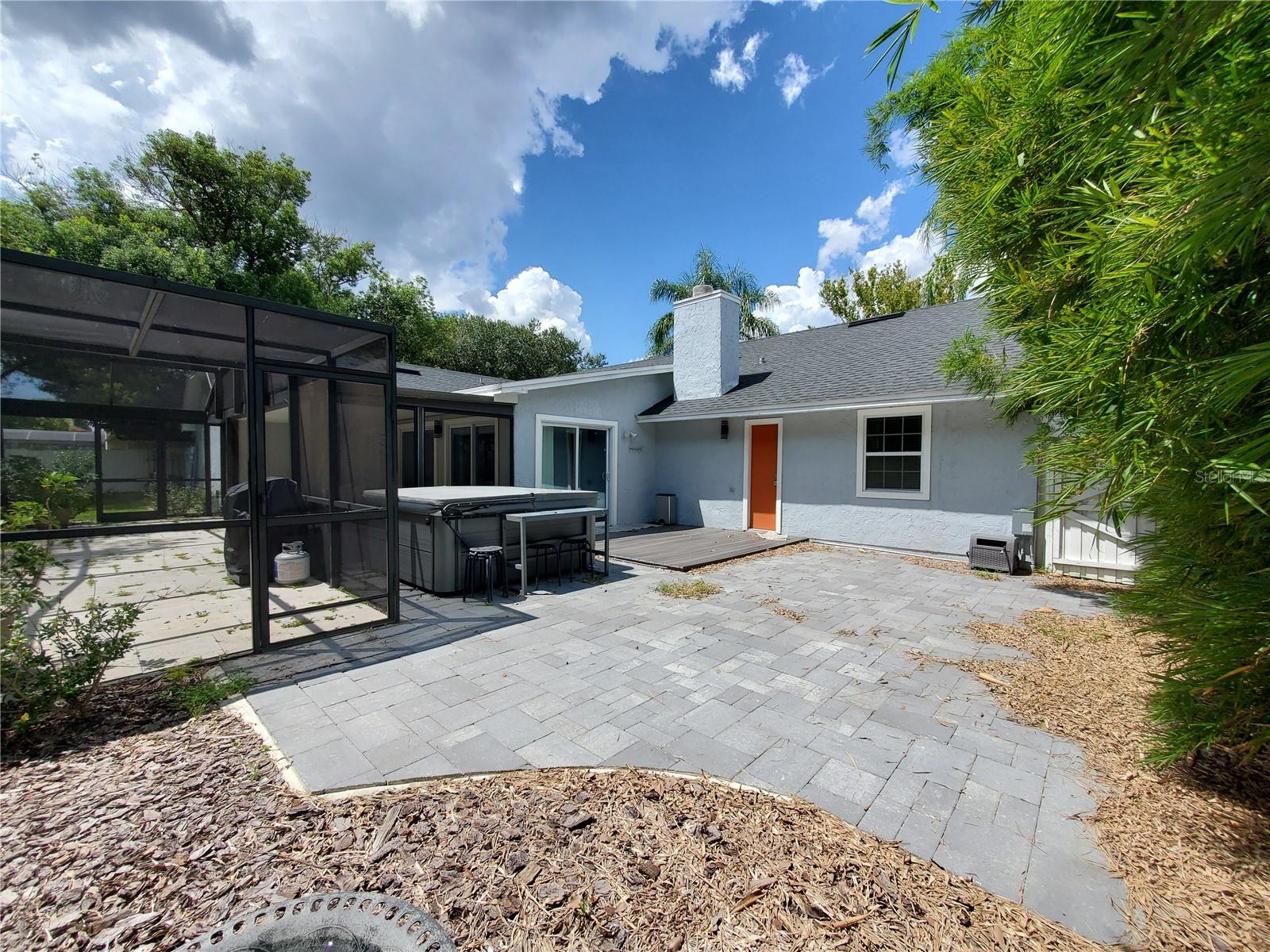 HIDDEN BEACH - Residential Lease