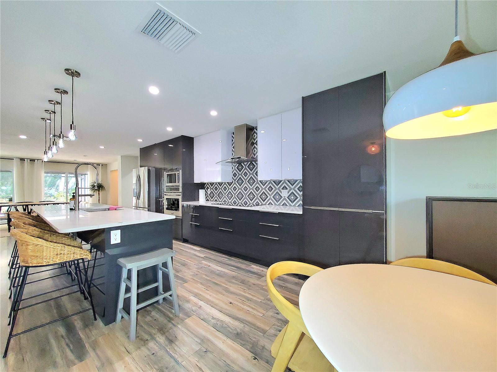 HIDDEN BEACH - Residential Lease