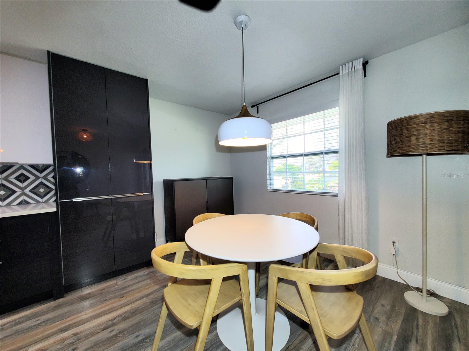 HIDDEN BEACH - Residential Lease