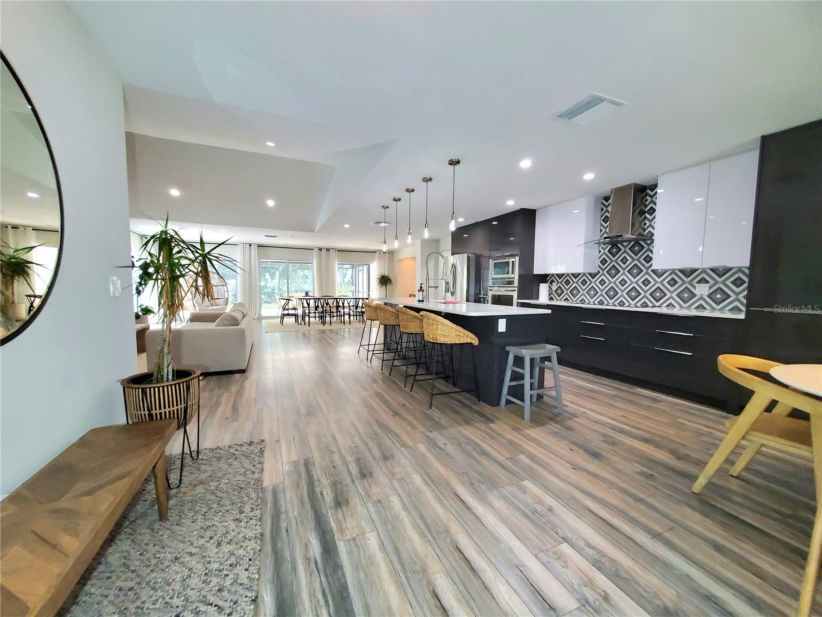 HIDDEN BEACH - Residential Lease