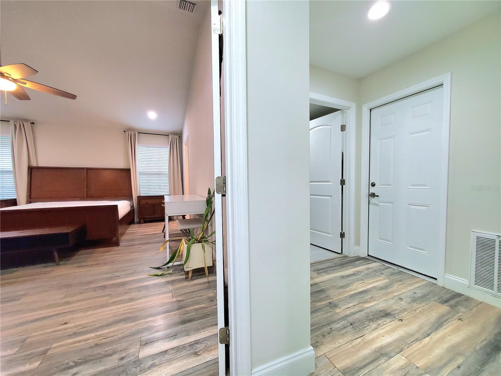 HIDDEN BEACH - Residential Lease