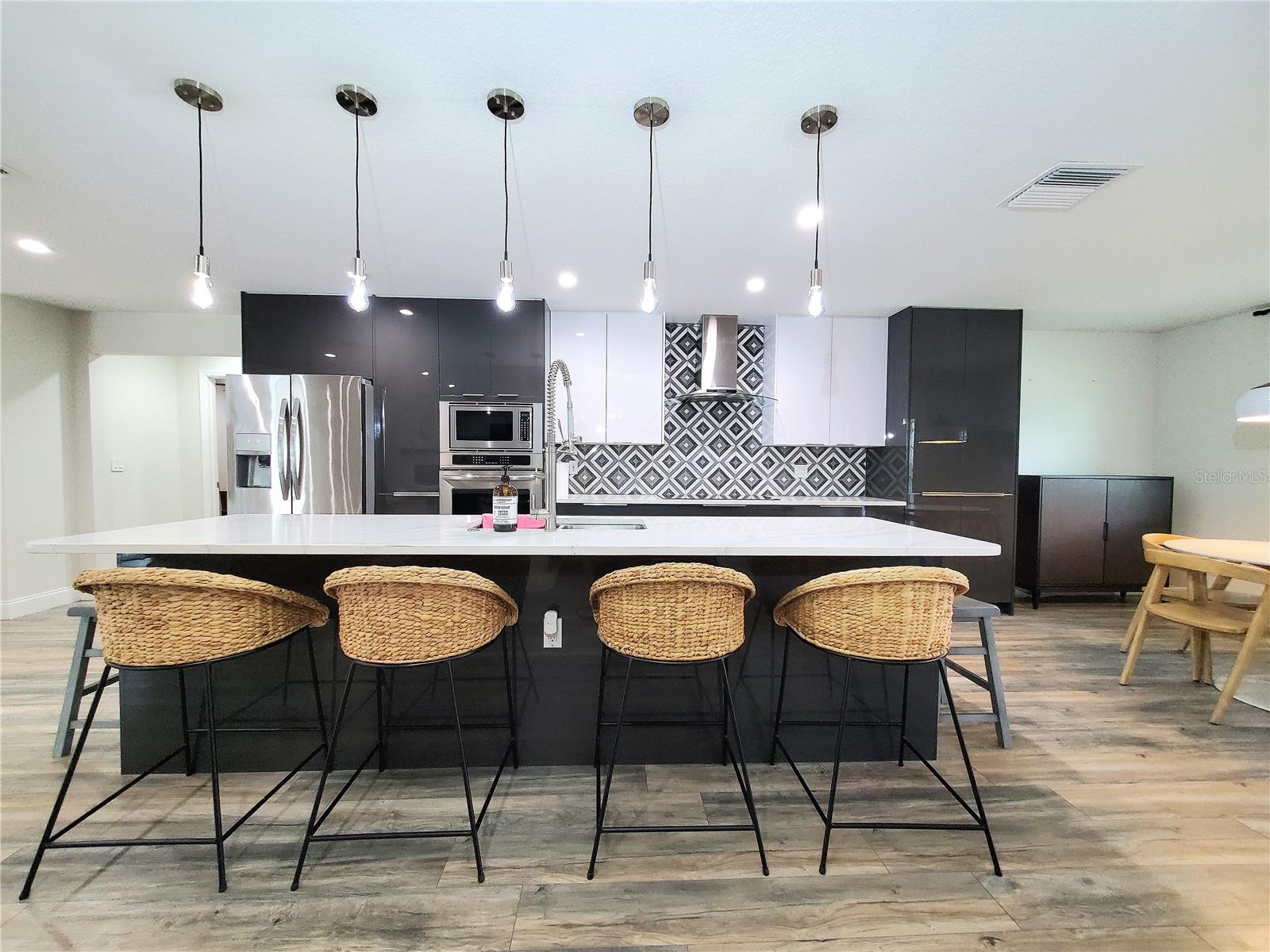 HIDDEN BEACH - Residential Lease