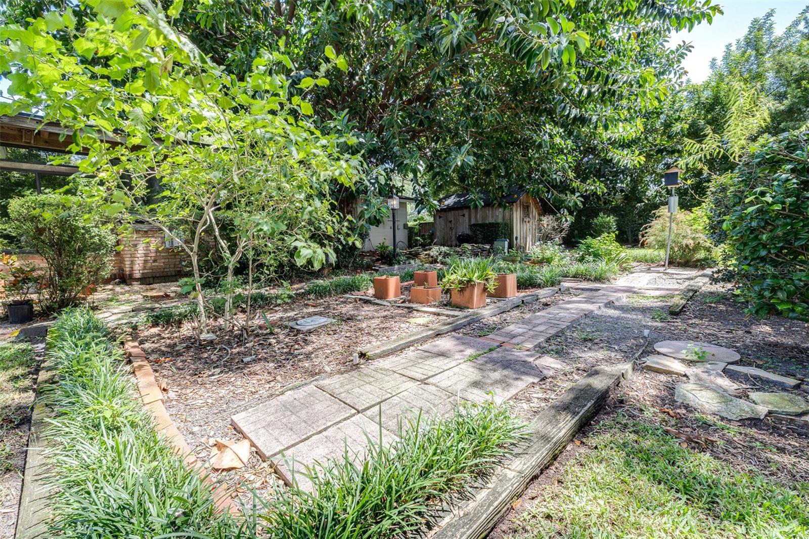 Photo 68 of 83 of 509 ROB ROY STREET house