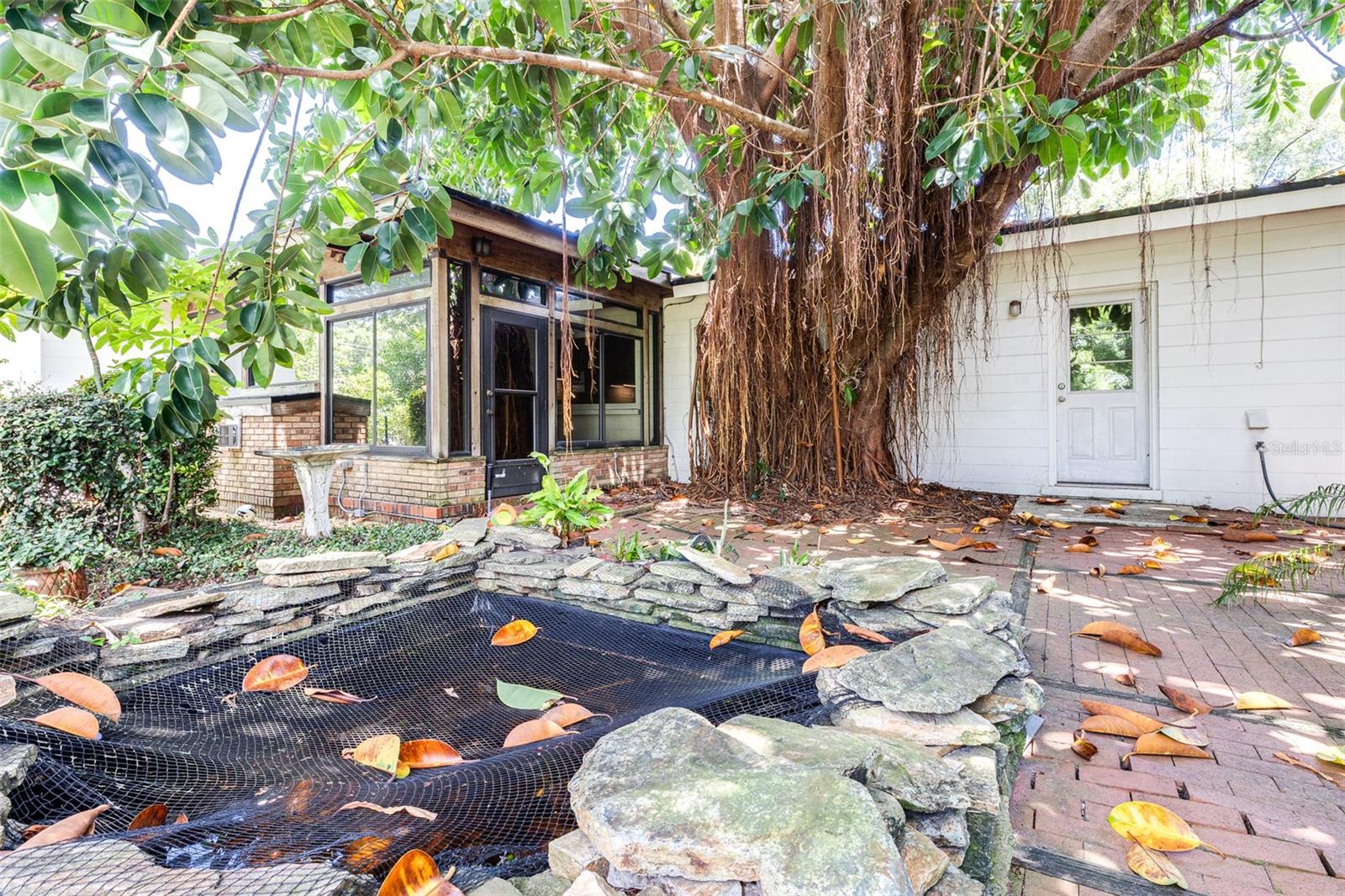 Photo 64 of 83 of 509 ROB ROY STREET house