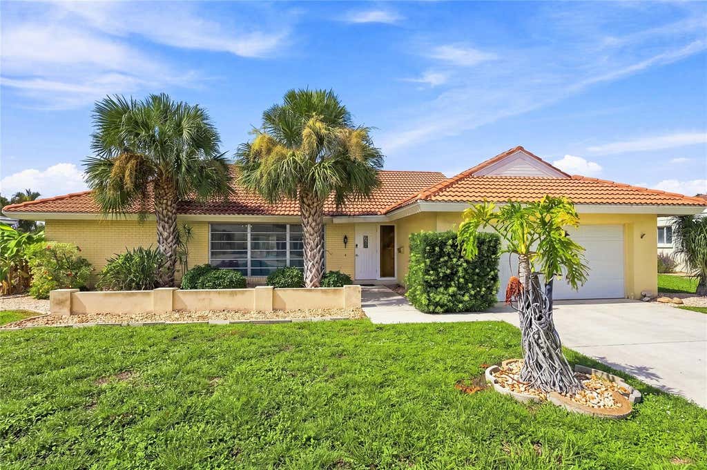 Photo of 425 Belvedere Court, Punta Gorda, FL 33950 (MLS # C7528837)