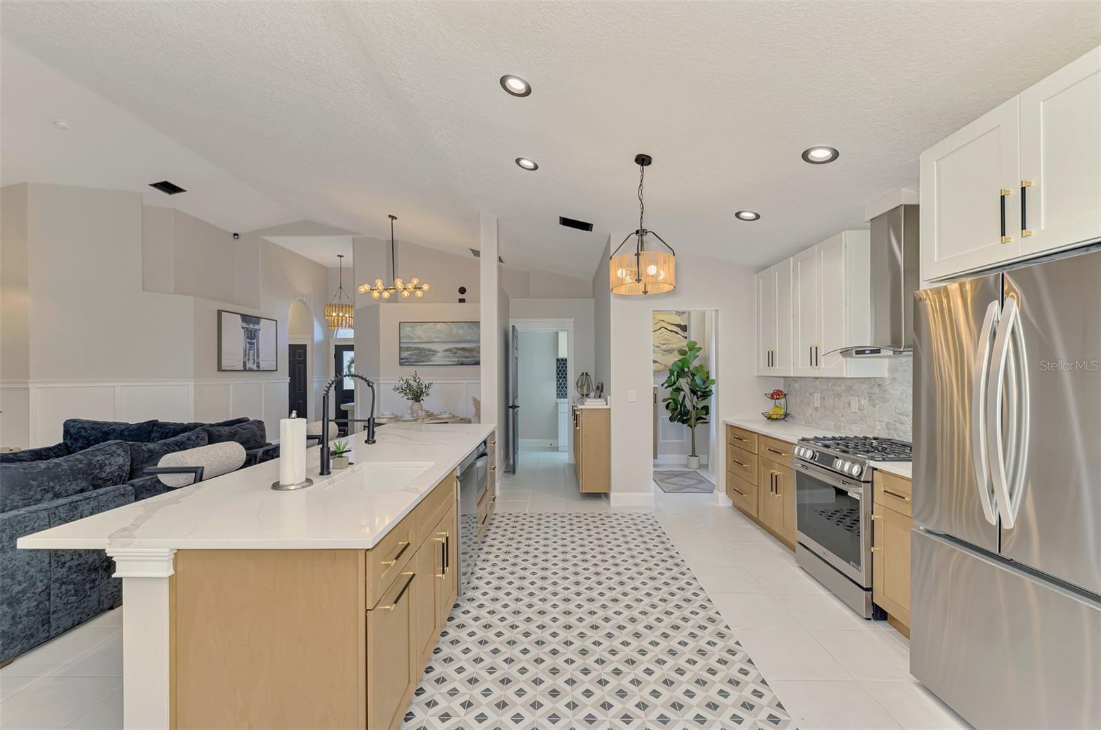 THE HAMPTONS - Residential