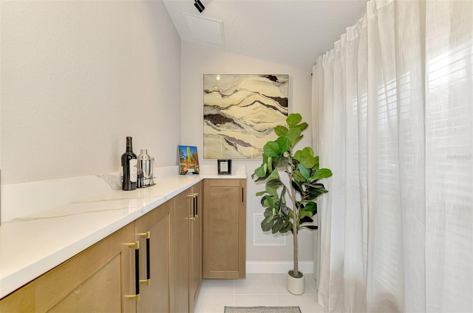 THE HAMPTONS - Residential
