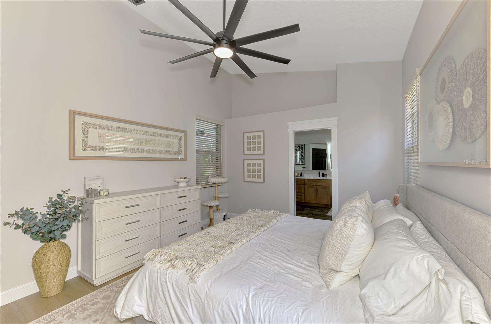 THE HAMPTONS - Residential