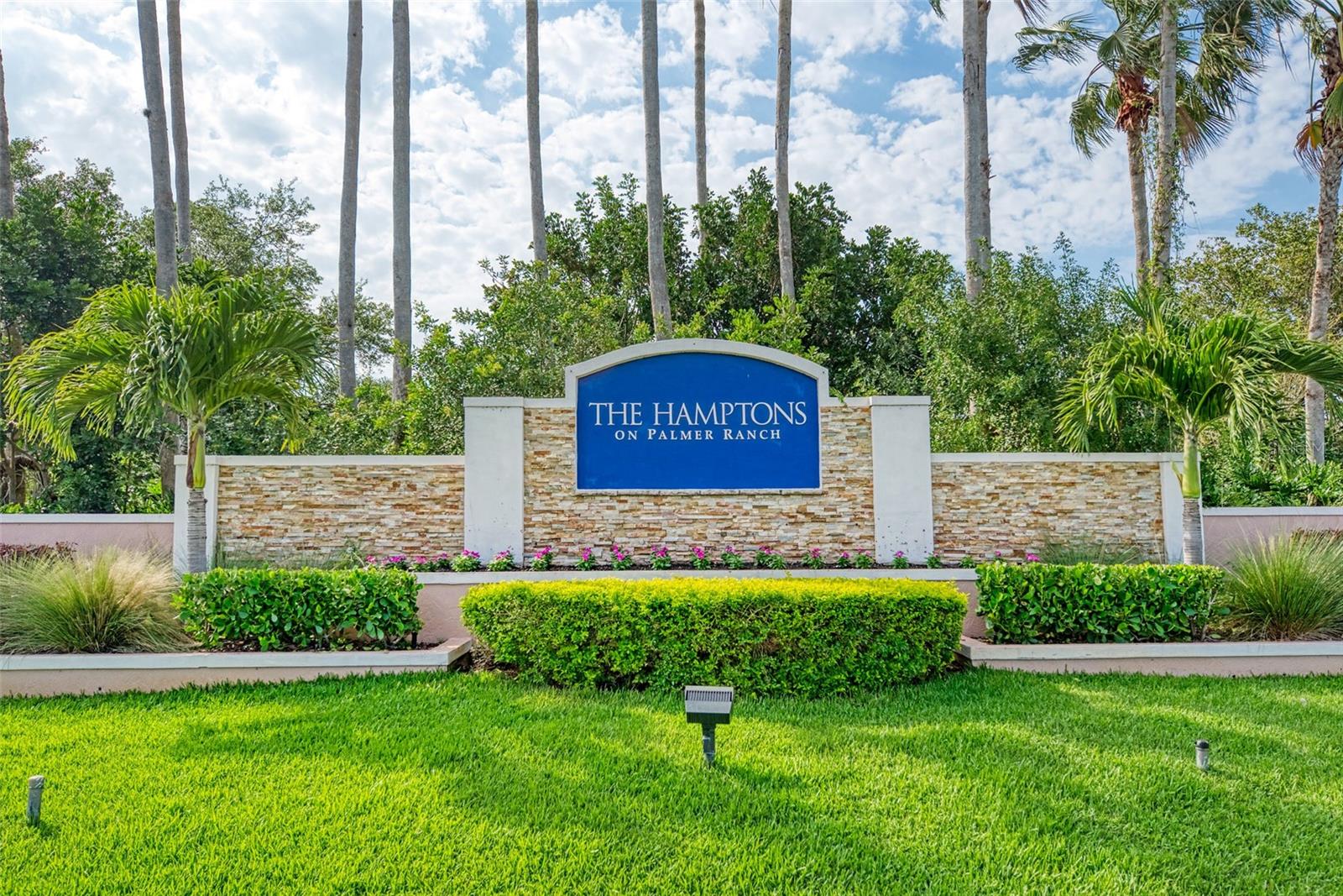 THE HAMPTONS - Residential