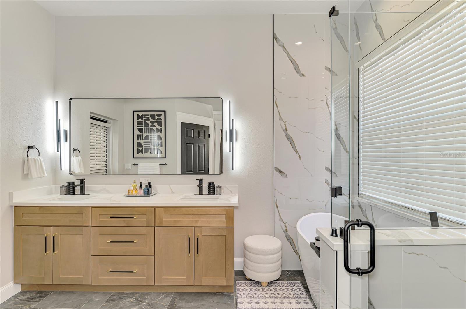 THE HAMPTONS - Residential