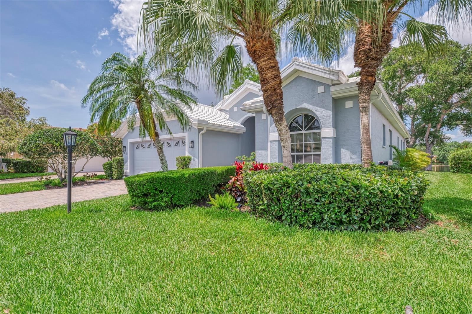 5261 HIGHBURY CIRCLE