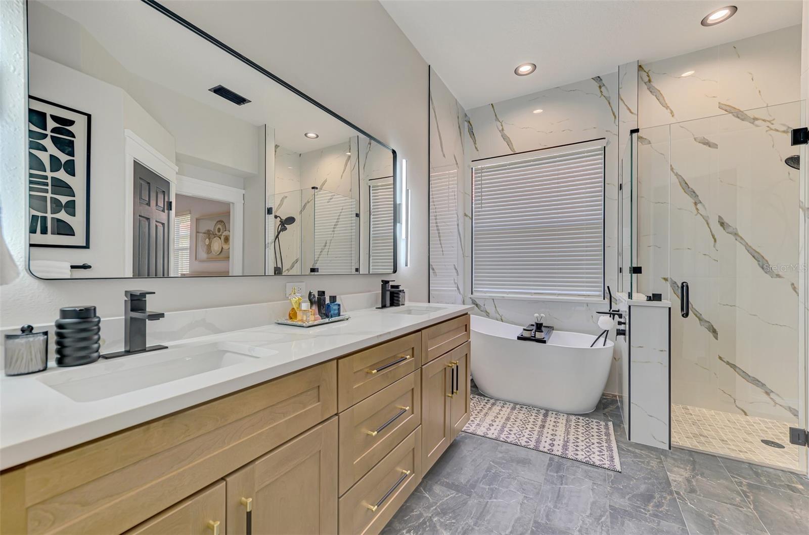 THE HAMPTONS - Residential