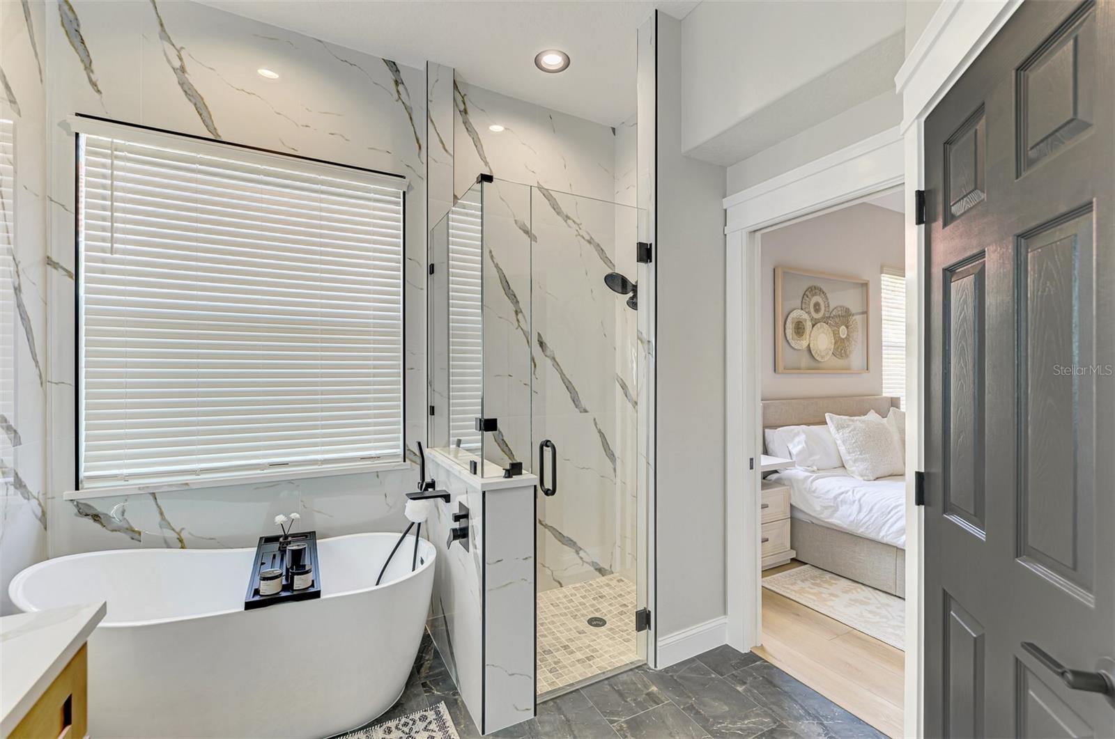 THE HAMPTONS - Residential