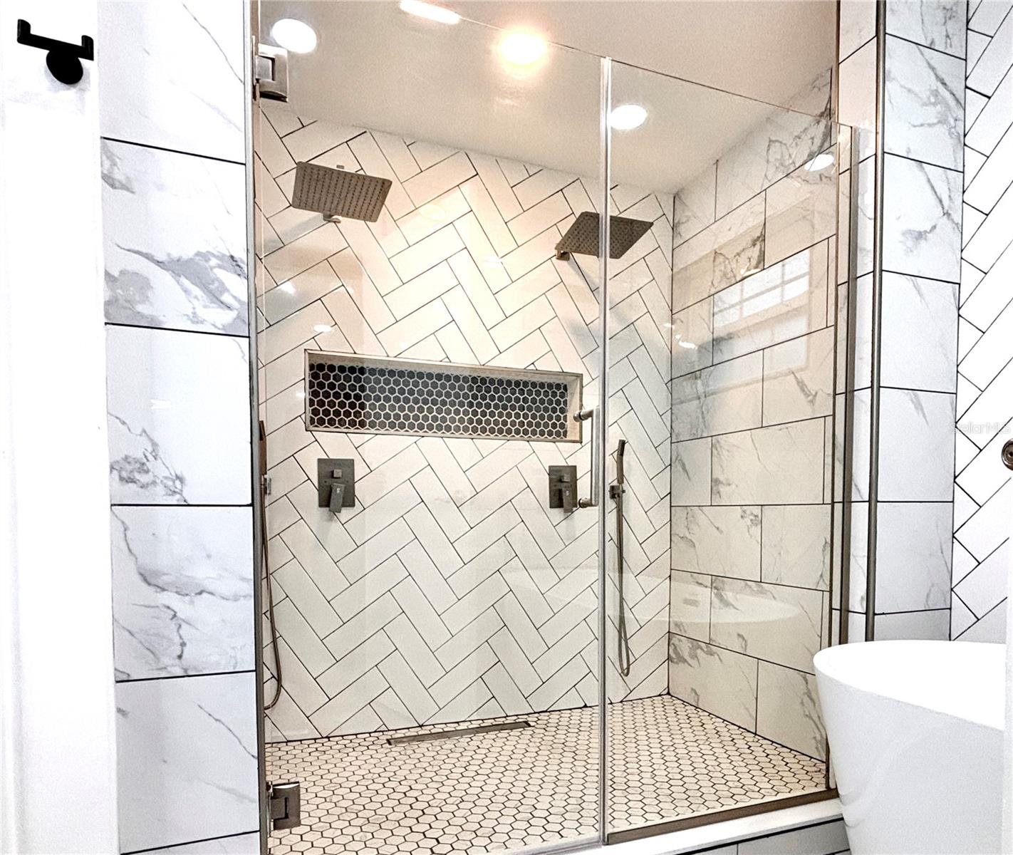 PINEHURST PARK REP OF - Residential Lease