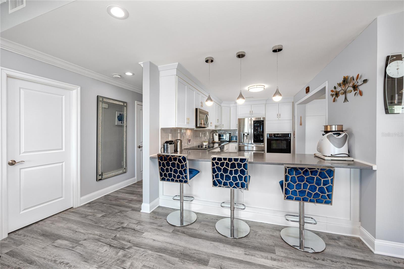 THREE PALMS POINTE CONDO - Residential