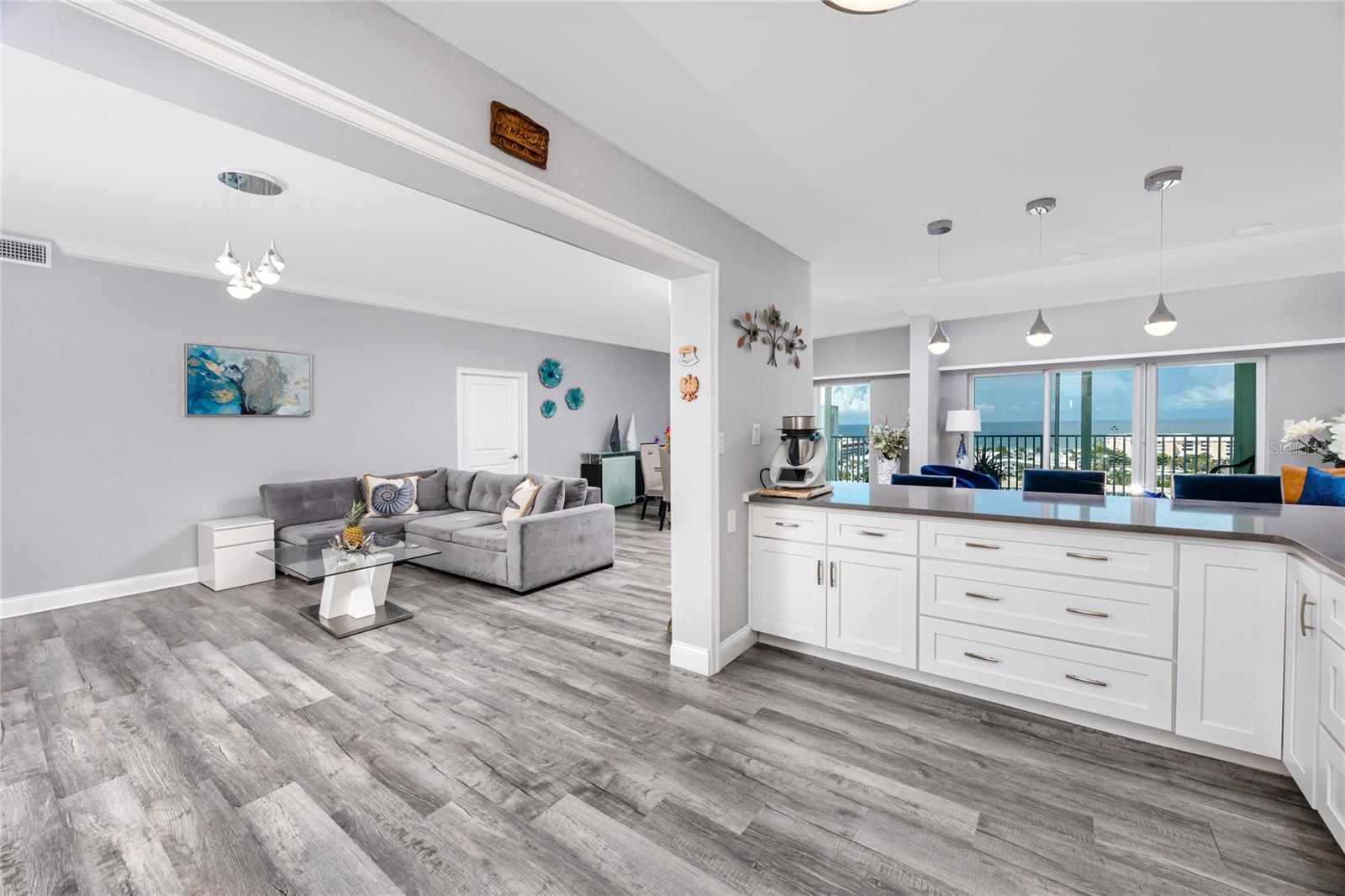 THREE PALMS POINTE CONDO - Residential