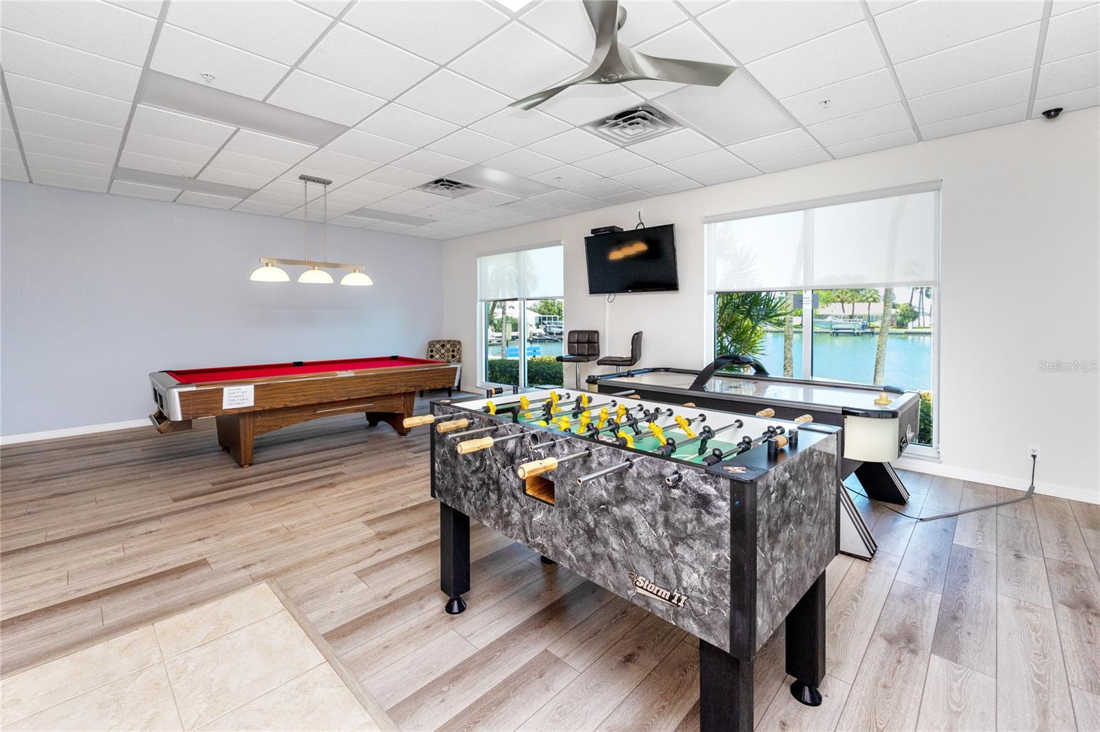 THREE PALMS POINTE CONDO - Residential