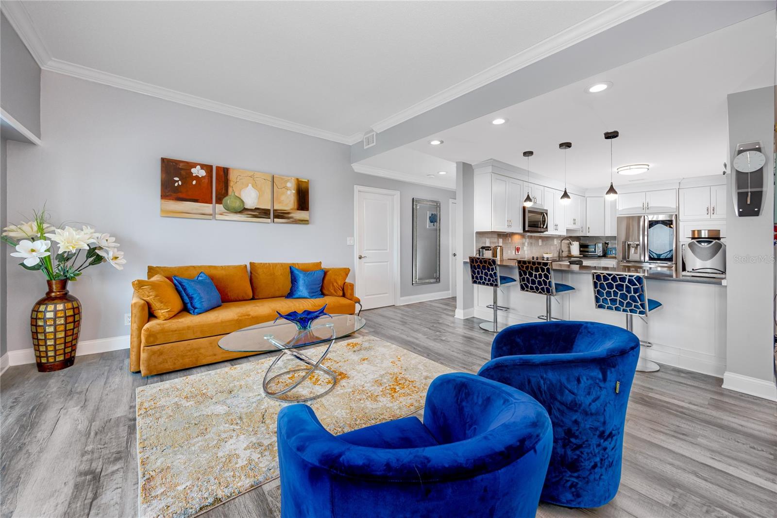 THREE PALMS POINTE CONDO - Residential