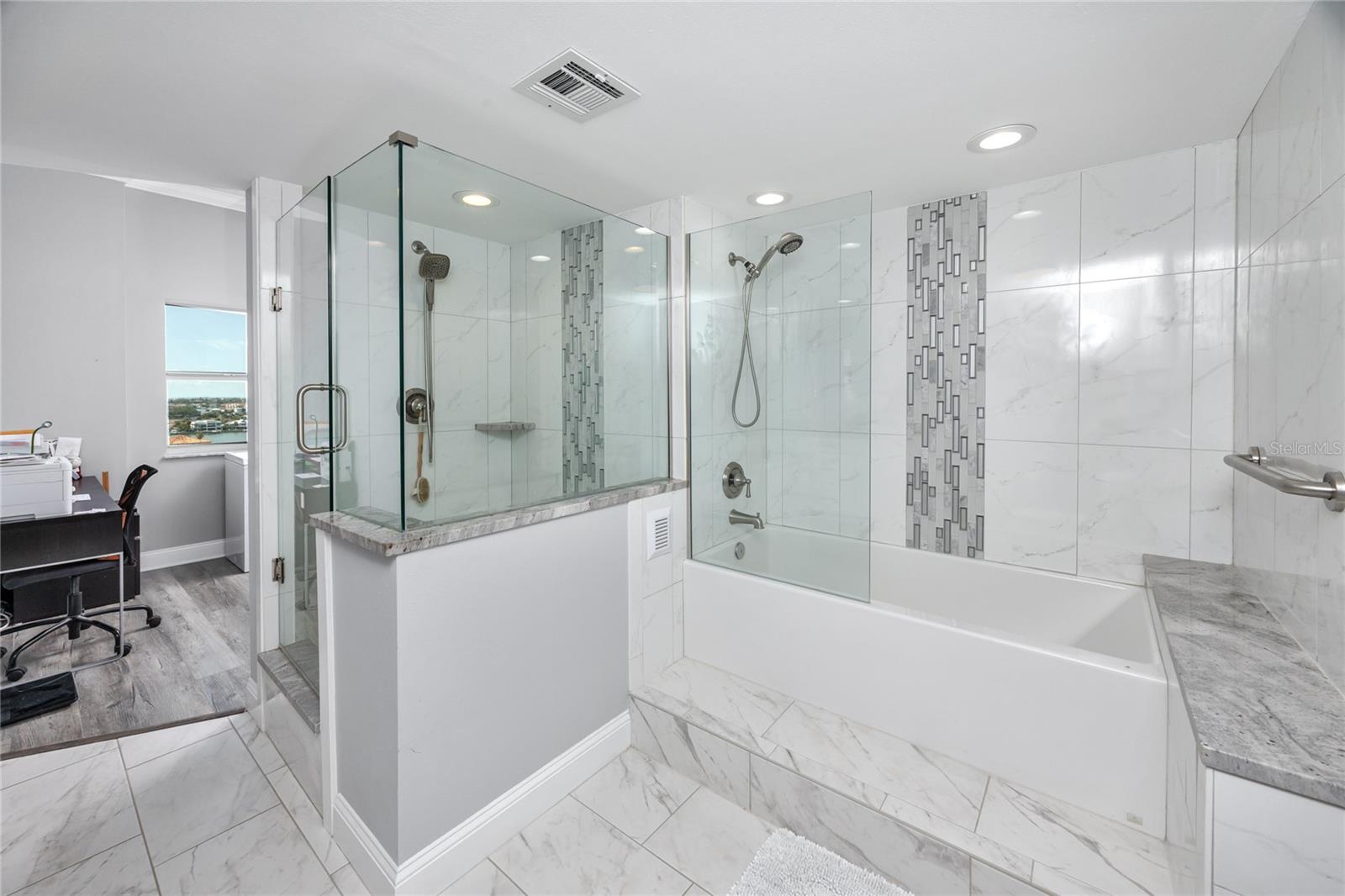THREE PALMS POINTE CONDO - Residential