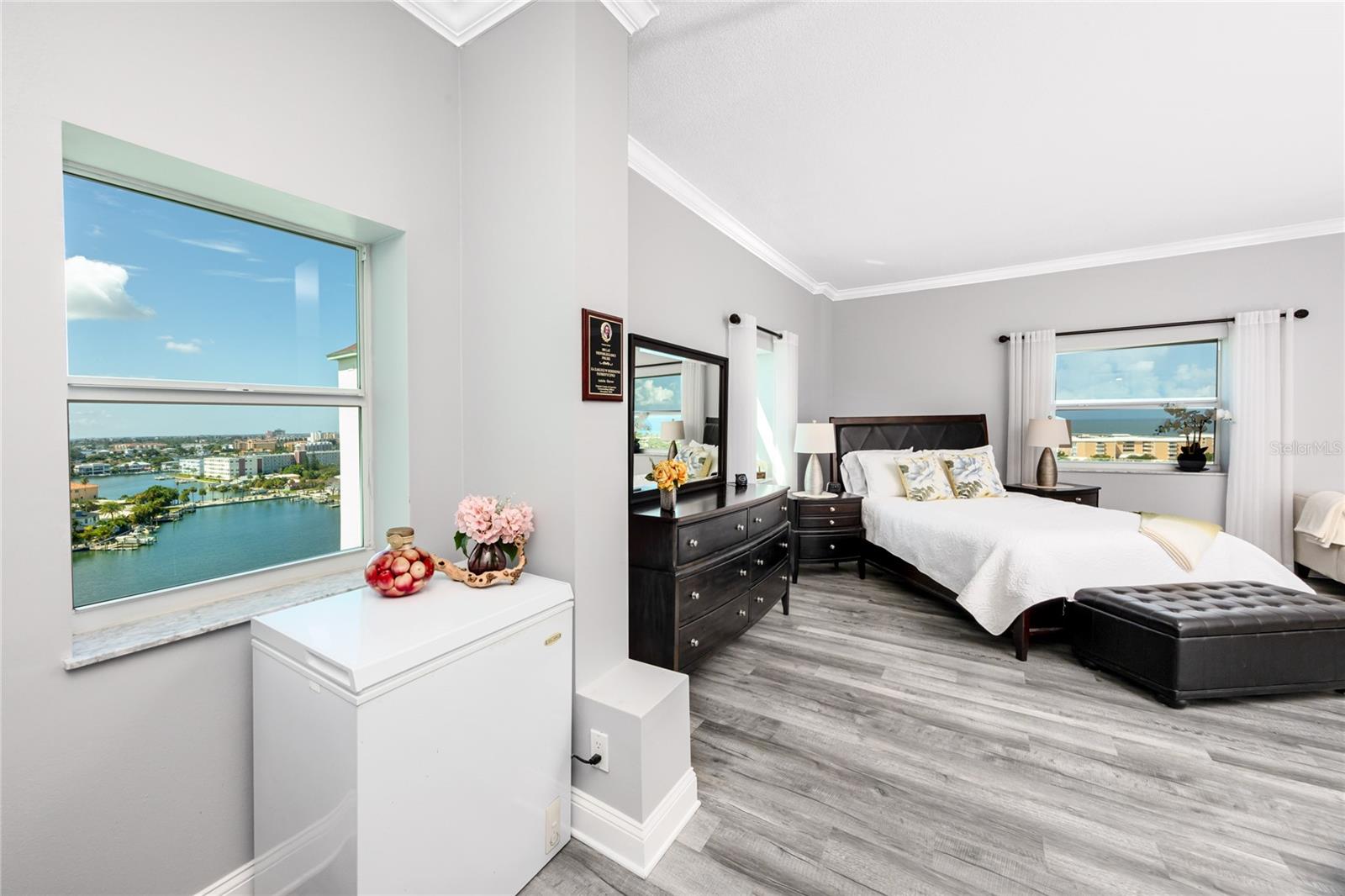 THREE PALMS POINTE CONDO - Residential