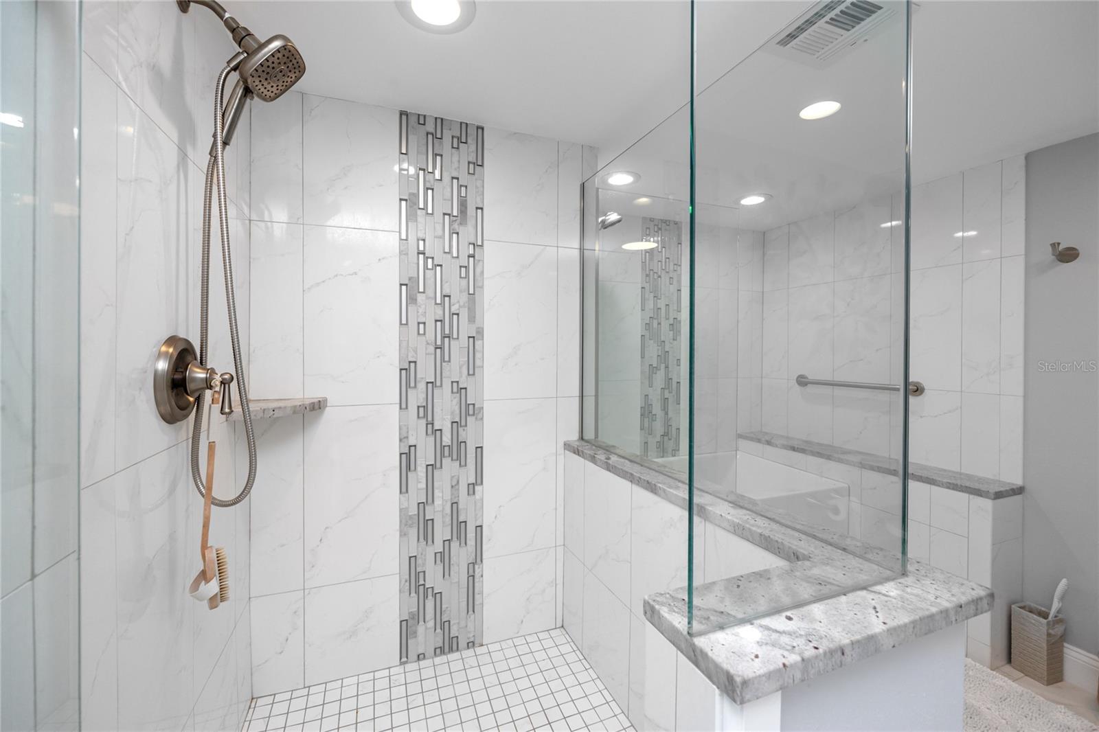 THREE PALMS POINTE CONDO - Residential